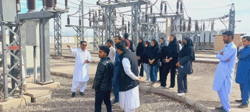 بازدید دانشجویان از پست برق دامن